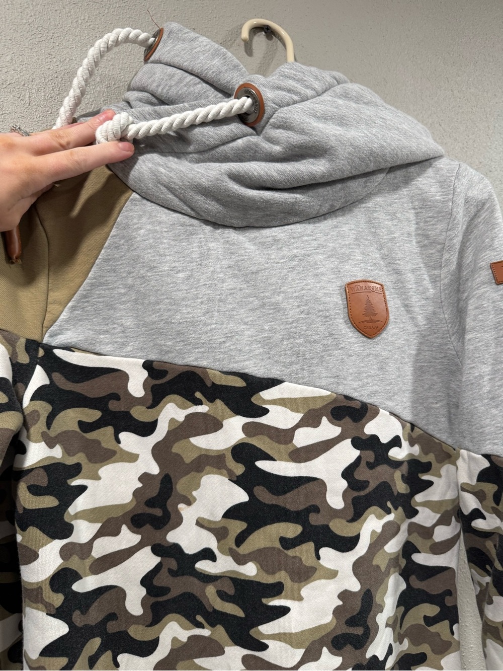 Wanakome Reyene Hooded Sweatshirt - Picture 3 of 8